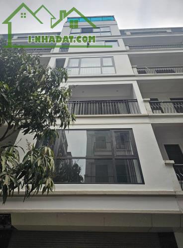 Bán nhà Lê Văn Hưu, 72m2, 7 tầng thang máy, 39 tỷ, ô tô 2 chiều, kinh doanh đỉnh