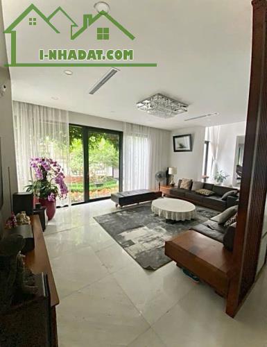 Bán biệt thự lô góc Hoa Sữa Vinhome Riverside Long Biên rộng 600m view sông có bể bơi - 2