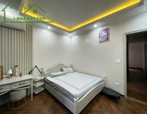 Cho thuê nhà Văn Cao, DT: 45m2, 3 phòng ngủ full đồ. - 3