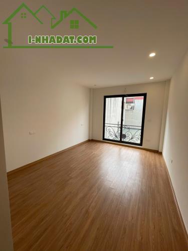 Bán Nhà Phố Tây Sơn 39,25m2 6 Tầng Ô Tô Qua Nhà Giá Chỉ Nhỉnh 7 Tỷ - 1