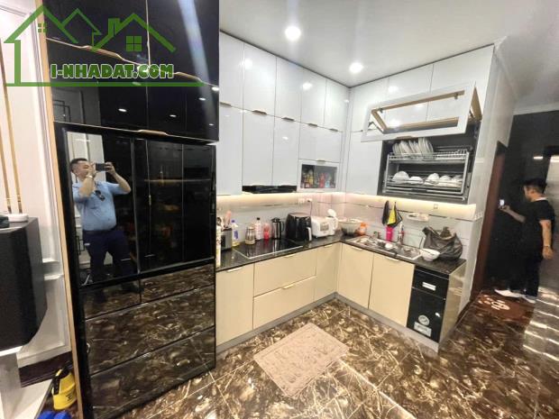 BÁN NHÀ PHÂN LÔ TRẦN ĐẠI NGHĨA – 6 TẦNG THANG MÁY – Ô TÔ ĐỖ CỬA – GIÁ 13 TỶ - 1