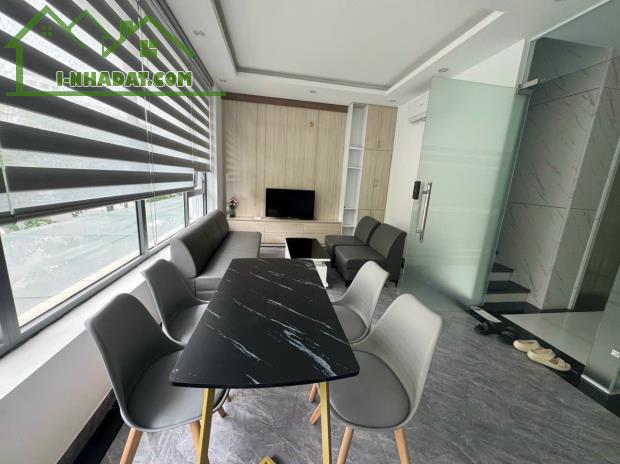 Cho thuê căn hộ 2 p.ngủ Vinhomes Marina, DT: 80m2.