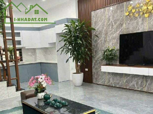 Bán nhà Quỳnh Lôi đep thoáng mát