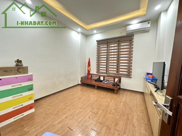 Tây Hồ- Nhật Tân-Ngõ thông- Nhà đẹp 5 tầng- 39m- 6.5 tỷ - 2
