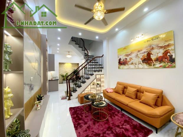 Siêu Phẩm Chợ Khâm Thiên, Đống Đa 40m2, 3 Thoáng, Chỉ 6.85 tỷ