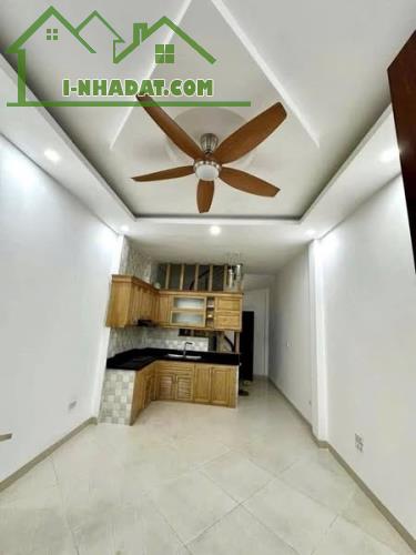 Hàng Hiếm, Bán Nhà Phố Thái Hà 37,5m2 5 Tầng Nhà Mới Gần Phố Giá Chỉ Nhỉnh 8 Tỷ