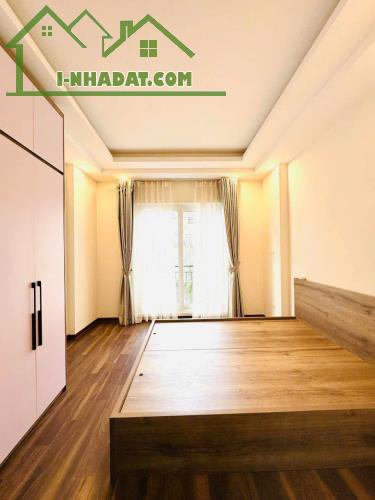 Nhà chia lô 5 tầng. 35M,MT4,5m. ngõ trước nhà 3M ,gía trên 5 tỷ tại Ngọc Thuỵ - 2