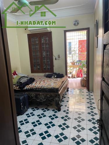 GẤP, CẦU GIẤY, 52m2, 2 mặt ngõ oto, phân lô, KD, ở sướng