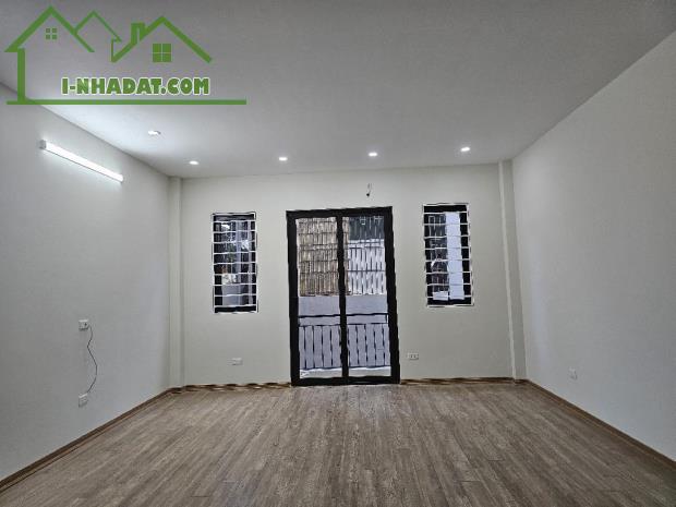 Chỉ 7 tỷ xíu, sở hữu nhà 6 tầng Giang Biên, lô góc, thang máy, ngõ ô tô thông, 38m MT 4.8m - 2