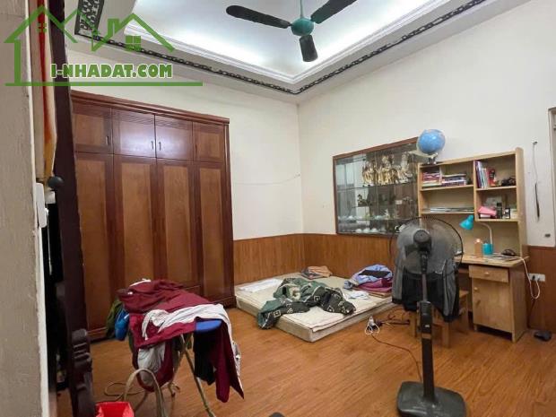 Bán nhà 4 Tầng phố Xã Đàn - Đống Đa - DT74m2 - MT4,6m - Giá 15 tỷ - Sổ đẹp nở hậu