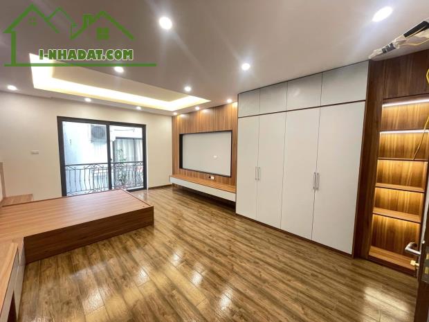 Nhà Đẹp Ở Ngay-Ô Tô Gần-Khu Vực Lê Trọng Tấn-Hà Đông: 4 Tầng. Nhỉnh 5 Tỷ