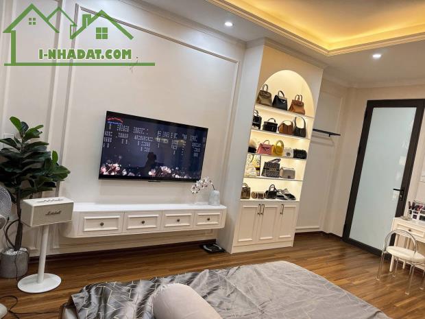 Bán nhanh nhà Ngọc Thụy, Long Biên 50m2, 5 tầng, 3.9m mặt tiền, VF3 đỗ cửa chỉ hơn 8 tỷ - 2