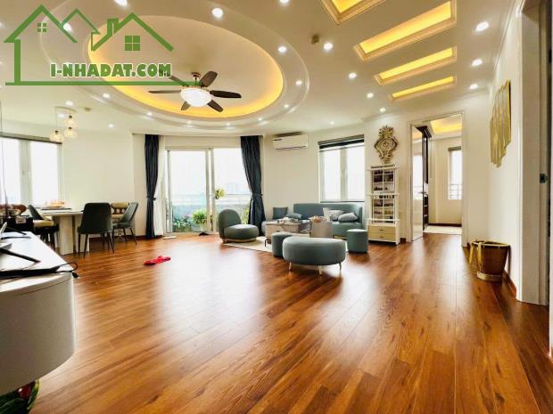 Chính chủ cần bán Chung cư Số 46 Ngõ 230 Lạc Trung - 120m2 x 3 Ngủ - SĐCC - View sông