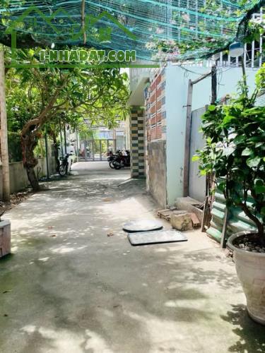 BÁN NHÀ 2 TẦNG HẺM Ô TÔ GẦN NHÀ HÀNG ĐỒNG XANH VĨNH NGỌC