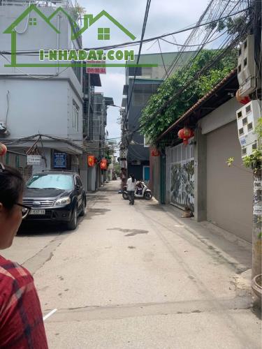 Cho thuê nhà nguyên căn tại ngõ 55 phố Tứ Liên. 12tr