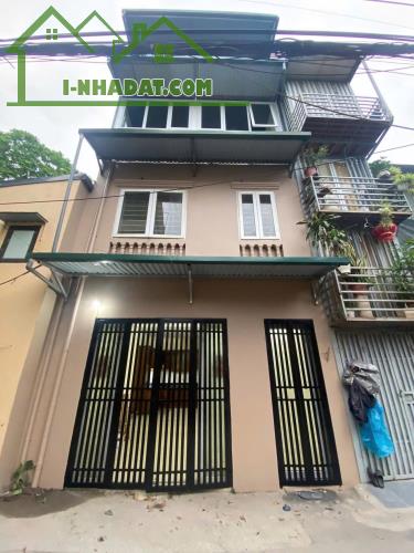 Cho thuê nhà nguyên căn tại ngõ 55 phố Tứ Liên. 12tr - 1