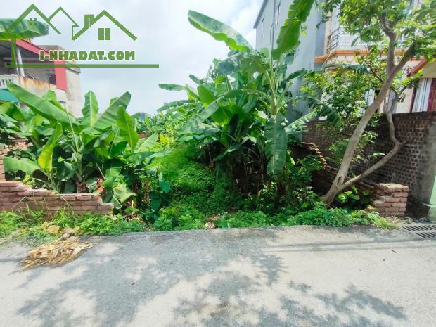 Em muốn bán đất 104m2  trục chính Phố Tam Á ,Gia Đông giá mong muốn 38,5tr/m