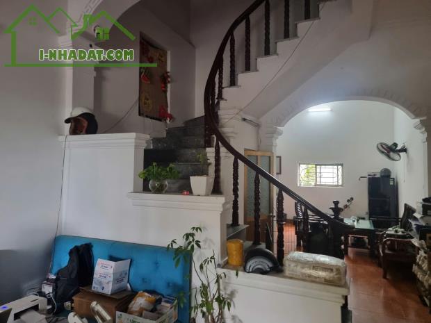 Bán Nhà Thạch Bàn mặt tiền to như mặt phố, ô tô đỗ cửa, bạt ngàn tiện ích
