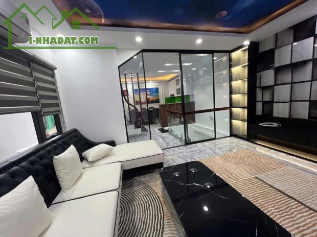 BÁN NHÀ 5 TẦNG - 45M2 - ĐỘI CẤN, BA ĐÌNH - MỚI ĐẸP - FULL NỘI THẤT - GIÁ 9.5 TỶ
