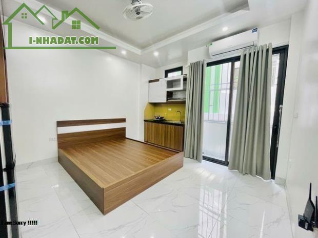 Bán nhà Đống Đa - Hà Nội: Mặt phố, vỉa hè đá bóng, kinh doanh đa nghành, ô tô dừng tránh.