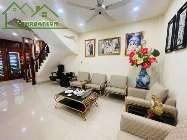 HIẾM - NGỌC HÀ - 60m2 x6T - ĐỐI DIỆN LĂNG BÁC - CẠNH CÔNG VIÊN - GIÁ 16.3 TỶ - 2