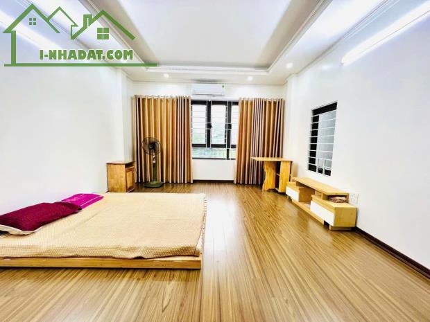 Anh Tiến cán bộ về hưu bán nhà 6 tầng trương Định - Hà Nội - 1