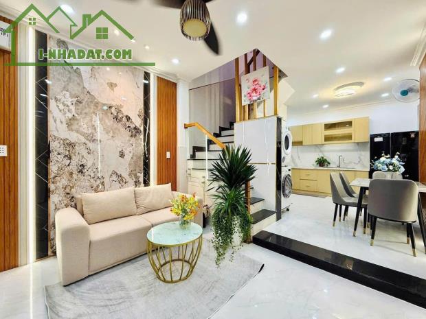 Anh Tiến cán bộ về hưu bán nhà 6 tầng trương Định - Hà Nội - 2