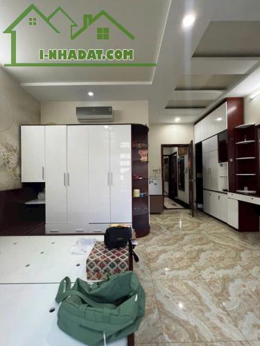 TÔI KẸT TIỀN BÁN NHÀ 1 LẦU 6x19 NGAY MẶT TIỀN CHỢ BỜ NGỰA GIÁ 950TR, ĐANG CHO THUÊ 18TR/TH - 3