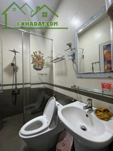 TÔI KẸT TIỀN BÁN NHÀ 1 LẦU 6x19 NGAY MẶT TIỀN CHỢ BỜ NGỰA GIÁ 950TR, ĐANG CHO THUÊ 18TR/TH - 4