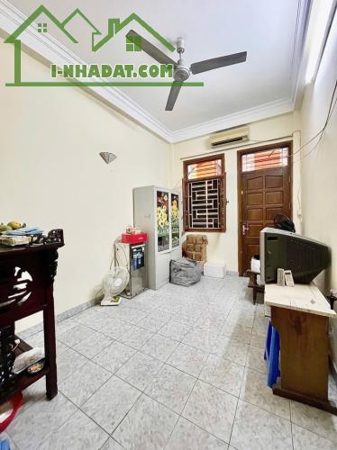Nhà Quan Hoa, Cầu Giấy. 42mx4; MT 3.5m; Giá 10.2 tỷ  NHÀ ĐẸP PHÂN LÔ - Ô TÔ ĐỖ CỬA - 4