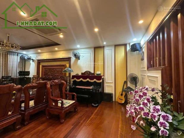 Bán rất gấp nhà hơn 8.3 tỷ - mặt tiền 5.4m, Lê Hồng Phong, sát chợ Hà Đông, gần ô tô,
