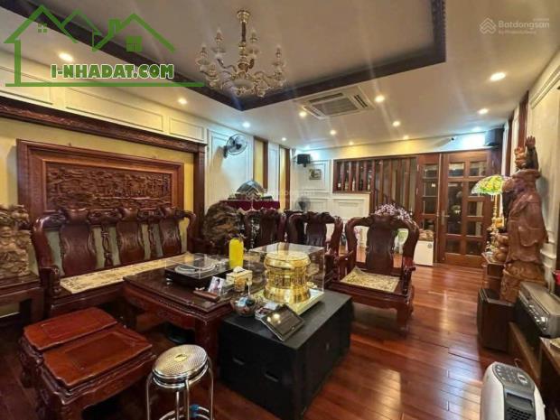 Bán rất gấp nhà hơn 8.3 tỷ - mặt tiền 5.4m, Lê Hồng Phong, sát chợ Hà Đông, gần ô tô, - 1