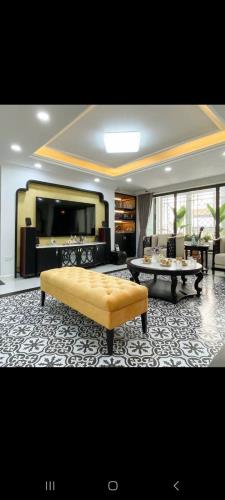 SIÊU PHẨM TÂY HỒ - GARA - OTO TRÁNH