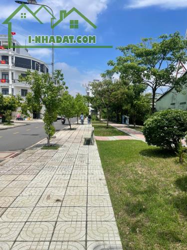 Bán đất 3395m2 full thổ cư giá 115 tỷ Đường 12m Võ Thị Liễu