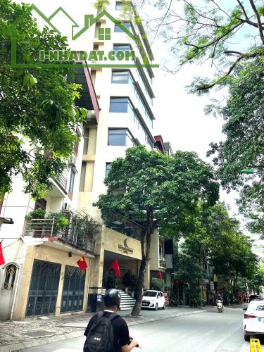 Bán nhà mặt phố Q Cầu Giấy, vị trí đẹp, ô tô 2 chiều, vỉa hè rộng, MT5m nhỉnh 29 tỷ