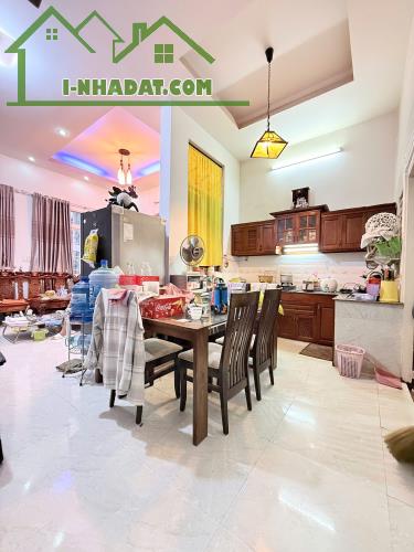Bán Nhà Tiến Lân, Bà Điểm, 81m2 2Tầng BTCT,ngang đẹp 6,2m, Đường 8m xe hơi ngủ trước nhà - 1