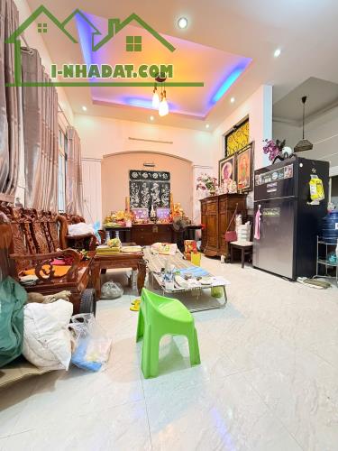 Bán Nhà Tiến Lân, Bà Điểm, 81m2 2Tầng BTCT,ngang đẹp 6,2m, Đường 8m xe hơi ngủ trước nhà - 2
