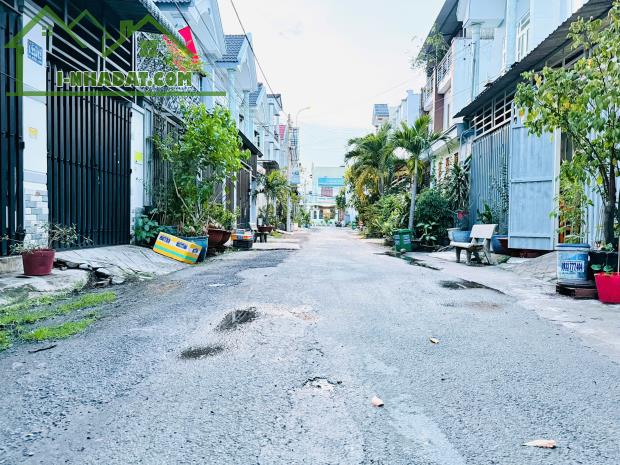 Bán Nhà Tiến Lân, Bà Điểm, 81m2 2Tầng BTCT,ngang đẹp 6,2m, Đường 8m xe hơi ngủ trước nhà - 5