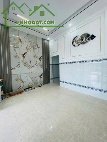 KẸT TIỀN BÁN GẤP - NHÀ CẤP 4 THỚI TAM THÔN, HÓC MÔN - Giá 750 TRIỆU - 2