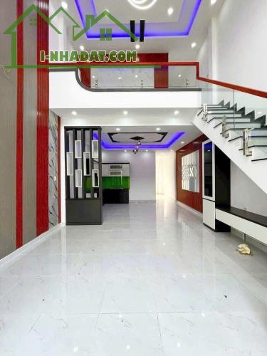 CẦN BÁN GẤP CĂN NHÀ XÃ ĐỨC HÒA THƯỢNG DT 125M2 GIÁ 1TY950 SHR SANG TÊN CÔNG CHỨNG NGAY