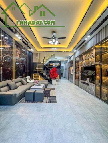 Nhà 3 tầng kèm nội thất ngay TP Thuận An , Bình Dương - 1