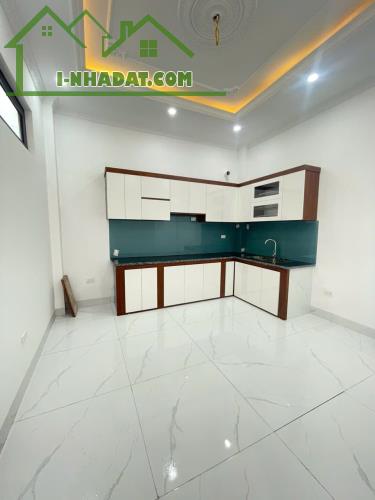 Bán Nhà QUỲNH ĐÔ ,Thanh trì, 55m2 * 5T, 3 mặt thoáng , 6PN khép kín , thang máy nhập khẩu - 2
