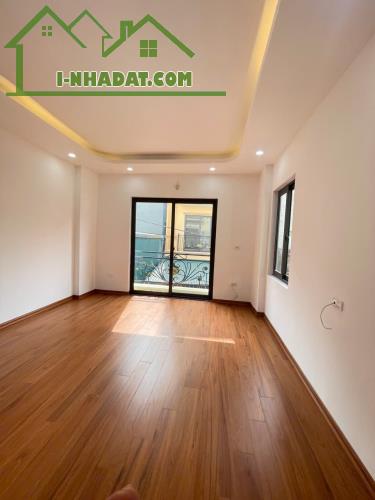 Bán Nhà QUỲNH ĐÔ ,Thanh trì, 55m2 * 5T, 3 mặt thoáng , 6PN khép kín , thang máy nhập khẩu - 4