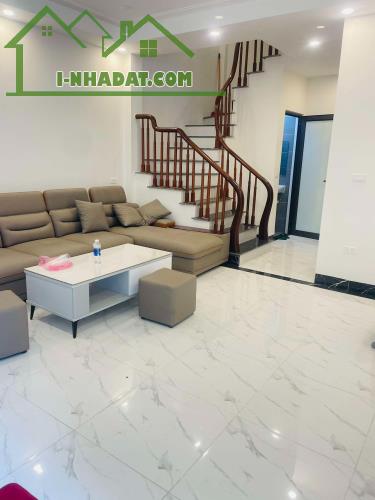 Bán nhà Giang Biên Long Biên 43m 6 tầng thang máy ô tô đỗ cổng 8,48 tỷ - 1