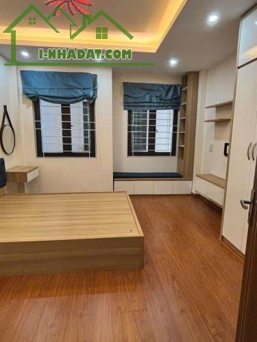 CHỦ NHÀ CÔNG CHỨC VỀ HƯU MUỐN BÁN CĂN NHÀ XUÂN THỦY ( 30M2 * 5 TẦNG). GIÁ: 6.35 TỶ - 1