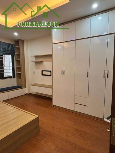 CHỦ NHÀ CÔNG CHỨC VỀ HƯU MUỐN BÁN CĂN NHÀ XUÂN THỦY ( 30M2 * 5 TẦNG). GIÁ: 6.35 TỶ - 2