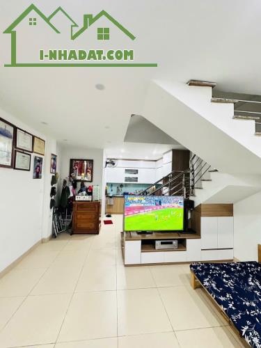 Nhà 4 tầng 43m2 An Dương Vương - Nhà dân xây - Sổ đẹp nở hậu - Gần đường ô tô 7,2 tỷ - 3