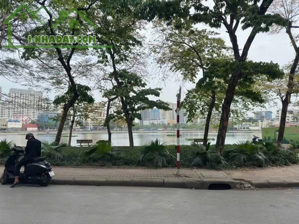 Bán nhanh căn hộ tập thể Giảng Võ phố Trần Huy Liệu 2 ngủ, diện tích 40m2 giá tốt