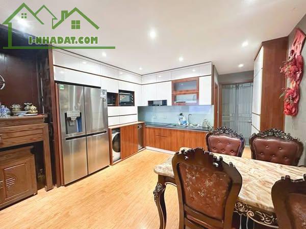 Bán nhanh căn hộ tập thể Giảng Võ phố Trần Huy Liệu 2 ngủ, diện tích 40m2 giá tốt - 2