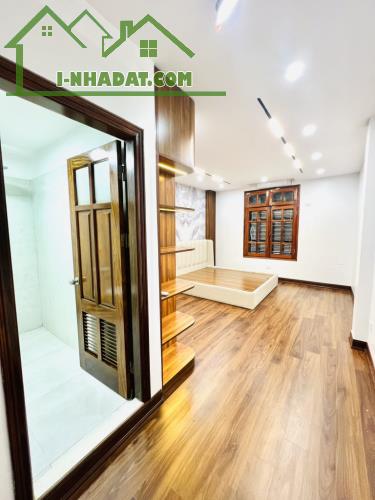 Bán nhà lô góc Ngọc Thụy Long Biên – 38m² – 3 tầng – Gần ô tô – Giá 6.3 tỷ - 4